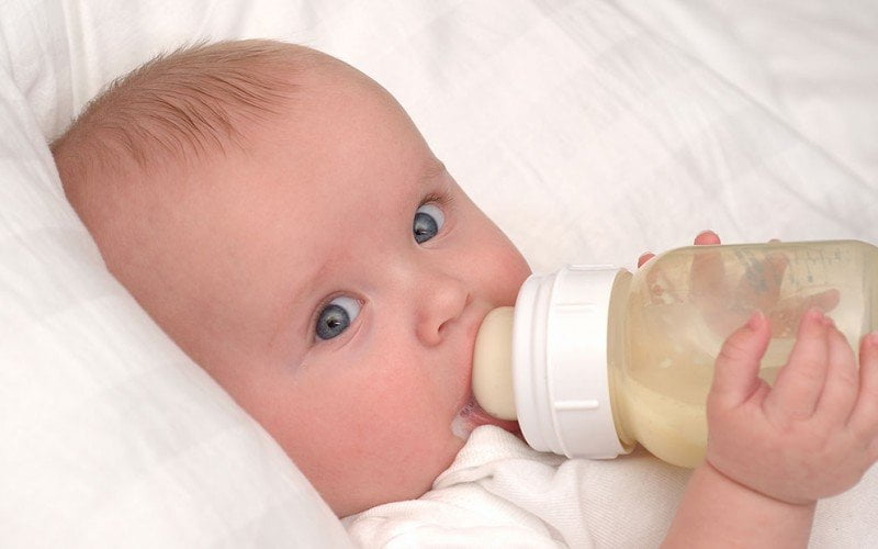 كمية الحليب التي يحتاجها الرضع